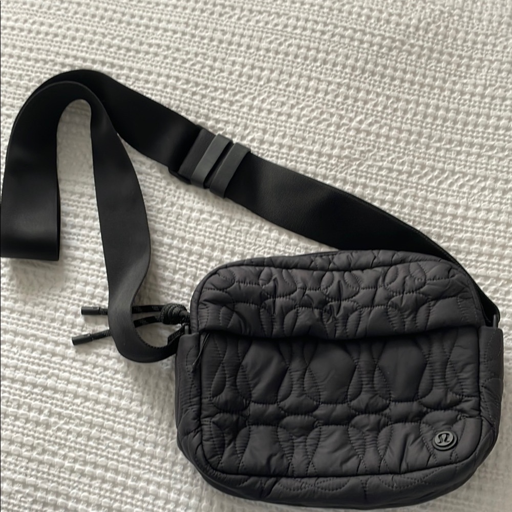 lululemon athletica quilted Black Bag